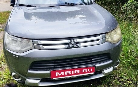 Mitsubishi Outlander III рестайлинг 3, 2012 год, 1 200 000 рублей, 2 фотография