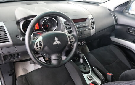 Mitsubishi Outlander III рестайлинг 3, 2008 год, 1 149 000 рублей, 11 фотография