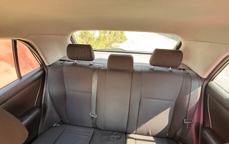 Toyota Corolla, 2005 год, 680 000 рублей, 9 фотография