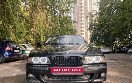 BMW 5 серия, 2003 год, 820 000 рублей, 18 фотография