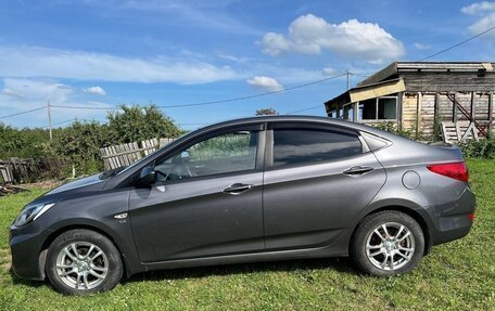 Hyundai Solaris II рестайлинг, 2013 год, 930 000 рублей, 4 фотография