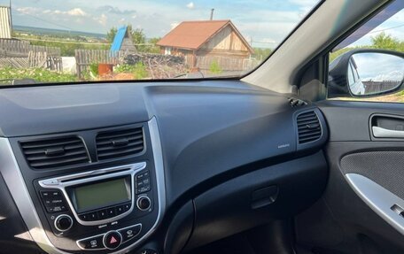 Hyundai Solaris II рестайлинг, 2013 год, 930 000 рублей, 10 фотография