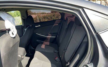 Hyundai Solaris II рестайлинг, 2013 год, 930 000 рублей, 13 фотография