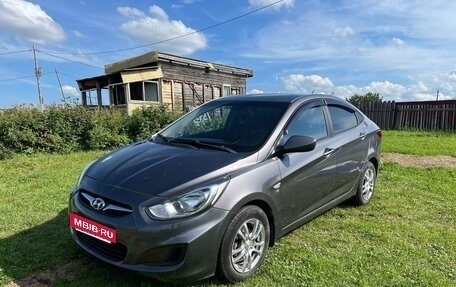 Hyundai Solaris II рестайлинг, 2013 год, 930 000 рублей, 2 фотография