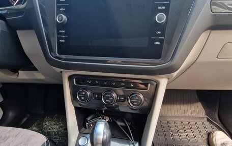 Volkswagen Tiguan II, 2018 год, 3 470 000 рублей, 12 фотография
