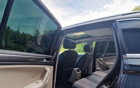 Volkswagen Tiguan II, 2018 год, 3 470 000 рублей, 8 фотография