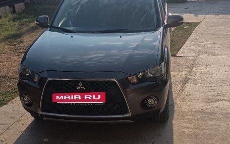 Mitsubishi Outlander III рестайлинг 3, 2010 год, 950 000 рублей, 9 фотография