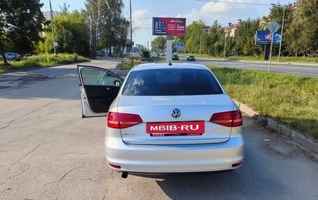 Volkswagen Jetta VI, 2015 год, 1 090 000 рублей, 2 фотография