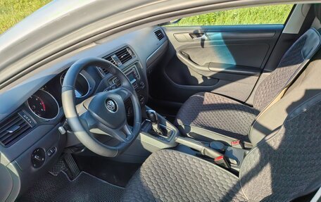 Volkswagen Jetta VI, 2015 год, 1 090 000 рублей, 27 фотография