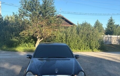 Mercedes-Benz C-Класс, 2001 год, 250 000 рублей, 2 фотография