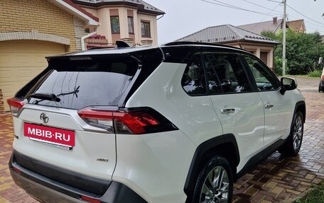 Toyota RAV4, 2020 год, 3 470 000 рублей, 6 фотография