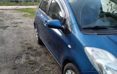 Toyota Yaris III рестайлинг, 2008 год, 700 000 рублей, 3 фотография