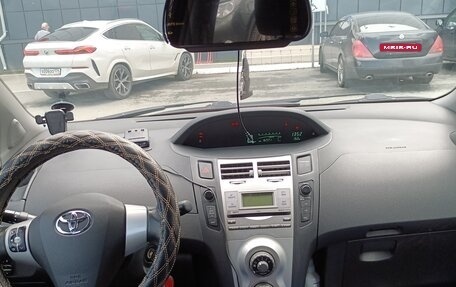 Toyota Yaris III рестайлинг, 2008 год, 700 000 рублей, 27 фотография
