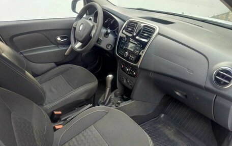 Renault Logan II, 2017 год, 670 000 рублей, 14 фотография