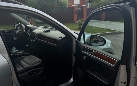 Volkswagen Touareg III, 2011 год, 2 550 000 рублей, 15 фотография