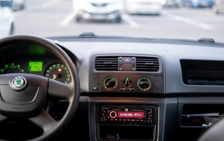 Skoda Fabia II, 2011 год, 880 000 рублей, 17 фотография