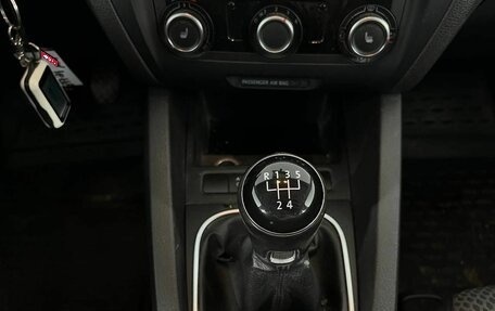 Volkswagen Jetta VI, 2013 год, 860 000 рублей, 16 фотография