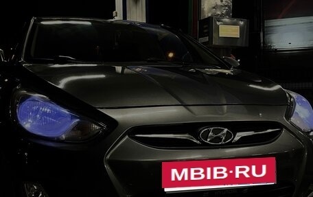 Hyundai Solaris II рестайлинг, 2013 год, 820 000 рублей, 2 фотография
