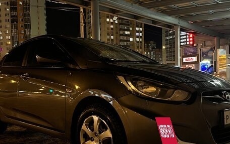 Hyundai Solaris II рестайлинг, 2013 год, 820 000 рублей, 3 фотография