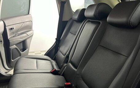 Mitsubishi Outlander III рестайлинг 3, 2014 год, 1 570 000 рублей, 9 фотография