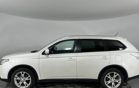 Mitsubishi Outlander III рестайлинг 3, 2014 год, 1 570 000 рублей, 8 фотография