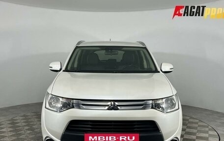 Mitsubishi Outlander III рестайлинг 3, 2014 год, 1 570 000 рублей, 2 фотография