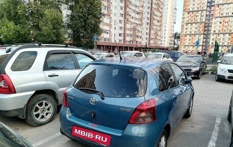Toyota Yaris III рестайлинг, 2008 год, 650 000 рублей, 2 фотография