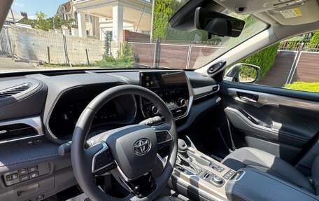 Toyota Highlander, 2025 год, 4 950 000 рублей, 23 фотография