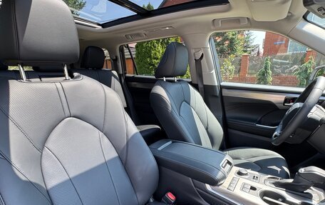 Toyota Highlander, 2025 год, 4 950 000 рублей, 37 фотография