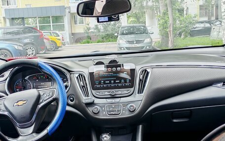 Chevrolet Malibu IX, 2017 год, 1 695 000 рублей, 7 фотография