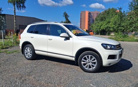 Volkswagen Touareg III, 2011 год, 2 950 000 рублей, 2 фотография