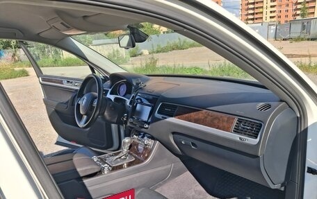 Volkswagen Touareg III, 2011 год, 2 950 000 рублей, 24 фотография