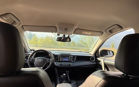 Toyota RAV4, 2018 год, 2 500 000 рублей, 5 фотография