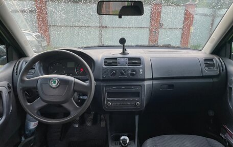 Skoda Fabia II, 2011 год, 350 000 рублей, 5 фотография