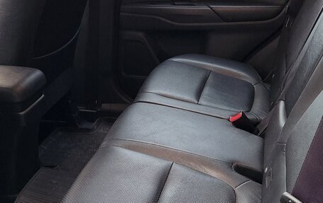 Mitsubishi Outlander III рестайлинг 3, 2014 год, 1 900 000 рублей, 7 фотография