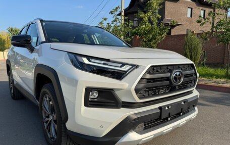Toyota RAV4, 2025 год, 3 660 000 рублей, 8 фотография