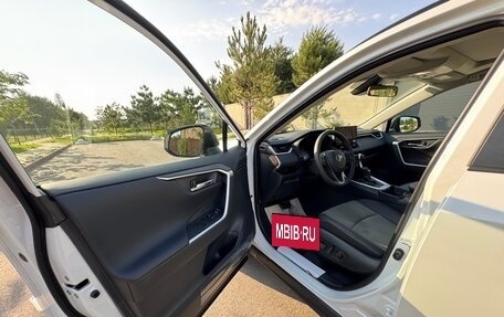 Toyota RAV4, 2025 год, 3 660 000 рублей, 17 фотография