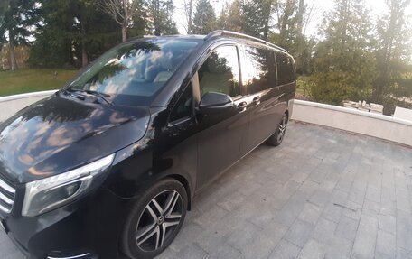 Mercedes-Benz V-Класс, 2019 год, 4 500 000 рублей, 3 фотография