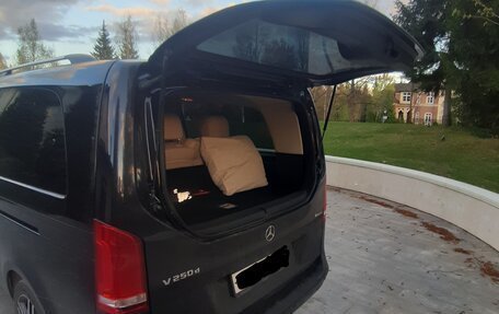 Mercedes-Benz V-Класс, 2019 год, 4 500 000 рублей, 5 фотография