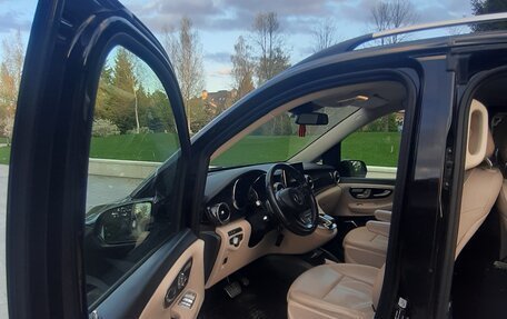 Mercedes-Benz V-Класс, 2019 год, 4 500 000 рублей, 18 фотография