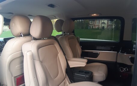 Mercedes-Benz V-Класс, 2019 год, 4 500 000 рублей, 15 фотография