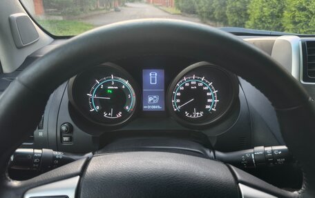 Toyota Land Cruiser Prado 150 рестайлинг 2, 2012 год, 2 200 000 рублей, 11 фотография