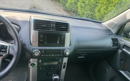 Toyota Land Cruiser Prado 150 рестайлинг 2, 2012 год, 2 200 000 рублей, 9 фотография