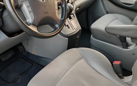 Hyundai H-1 II рестайлинг, 2010 год, 1 800 000 рублей, 8 фотография