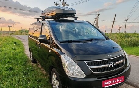 Hyundai H-1 II рестайлинг, 2010 год, 1 800 000 рублей, 2 фотография