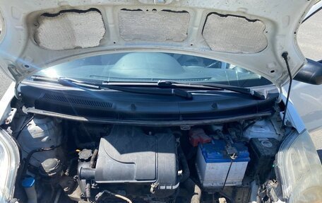 Toyota Yaris III рестайлинг, 2009 год, 600 000 рублей, 9 фотография