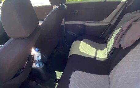 Toyota Yaris III рестайлинг, 2009 год, 600 000 рублей, 7 фотография