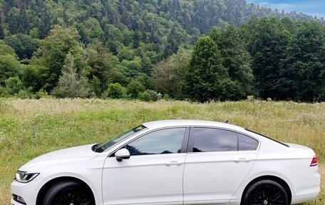 Volkswagen Passat B8 рестайлинг, 2017 год, 1 850 000 рублей, 2 фотография