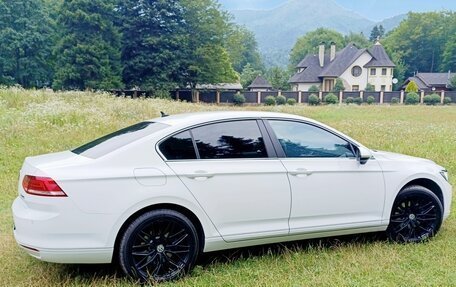 Volkswagen Passat B8 рестайлинг, 2017 год, 1 850 000 рублей, 4 фотография