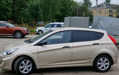 Hyundai Solaris II рестайлинг, 2013 год, 900 000 рублей, 4 фотография